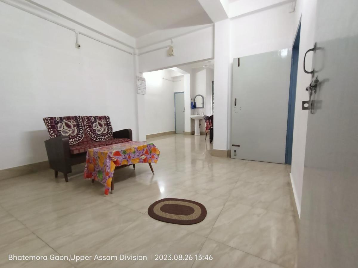 Taj Residency Holiday Homestay -Entire 1Bhk & 2Bhk Private Apartments -Call 767Ooo54Oo Jorhāt Dış mekan fotoğraf