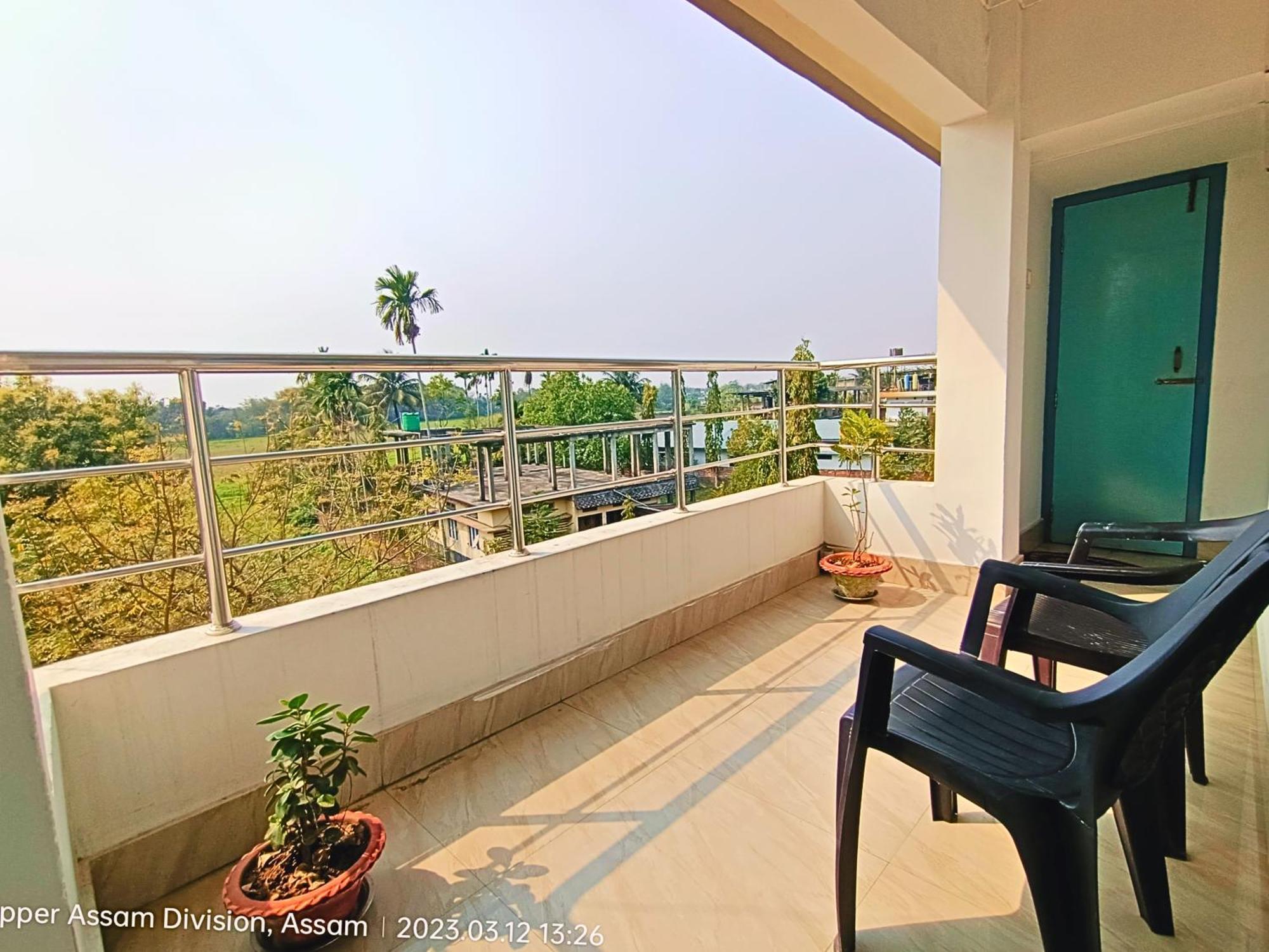 Taj Residency Holiday Homestay -Entire 1Bhk & 2Bhk Private Apartments -Call 767Ooo54Oo Jorhāt Dış mekan fotoğraf
